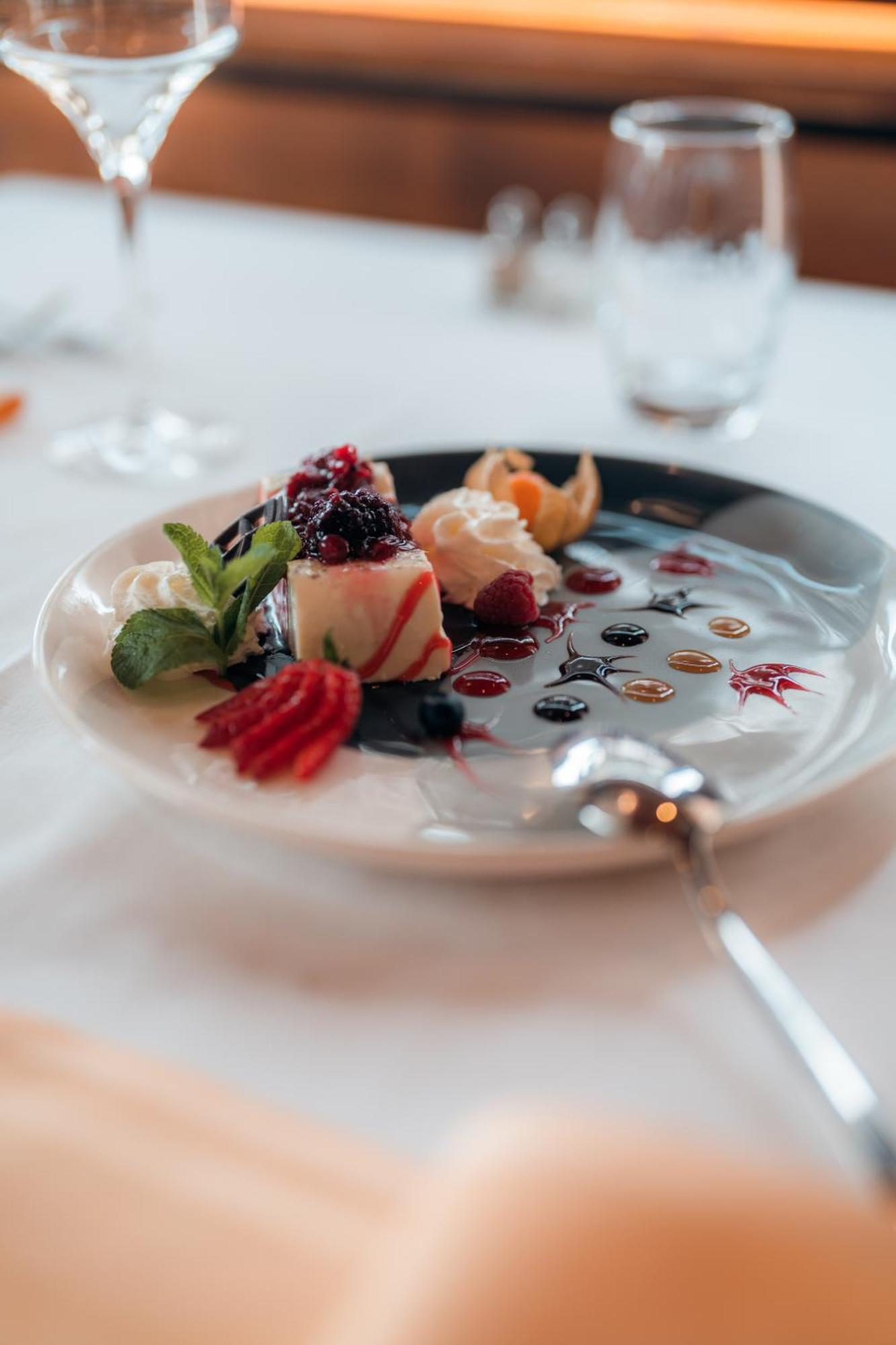 Отель Relais Fleuri Chermignon-d'en Bas Экстерьер фото