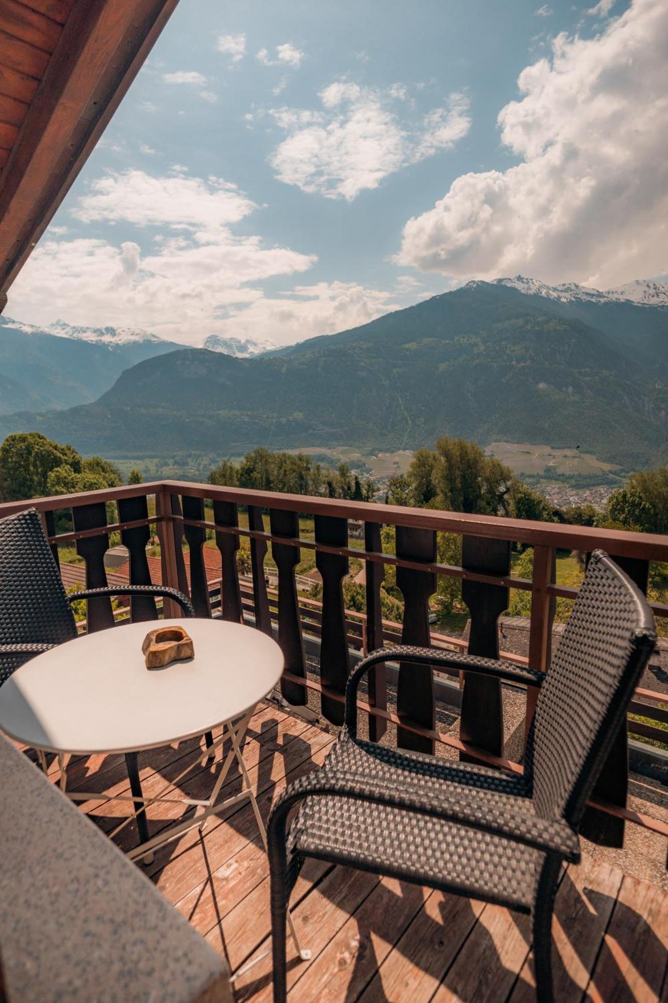 Отель Relais Fleuri Chermignon-d'en Bas Экстерьер фото