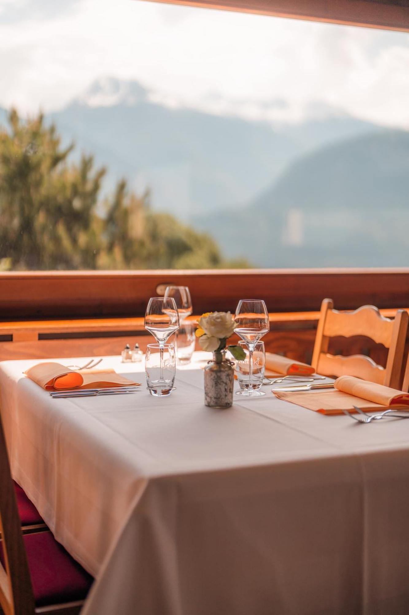 Отель Relais Fleuri Chermignon-d'en Bas Экстерьер фото